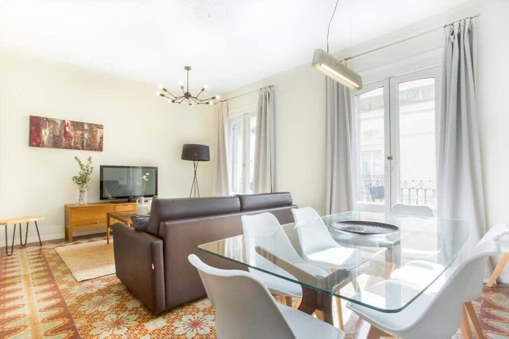 4Bedroom Apart With Balcony In Las Ramblas 3-2 Barcelona Exteriér fotografie